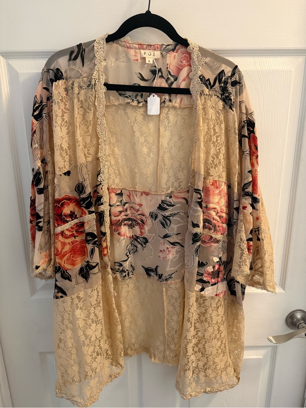 POL Floral Lace-Trim Kimono in Beige and Pink